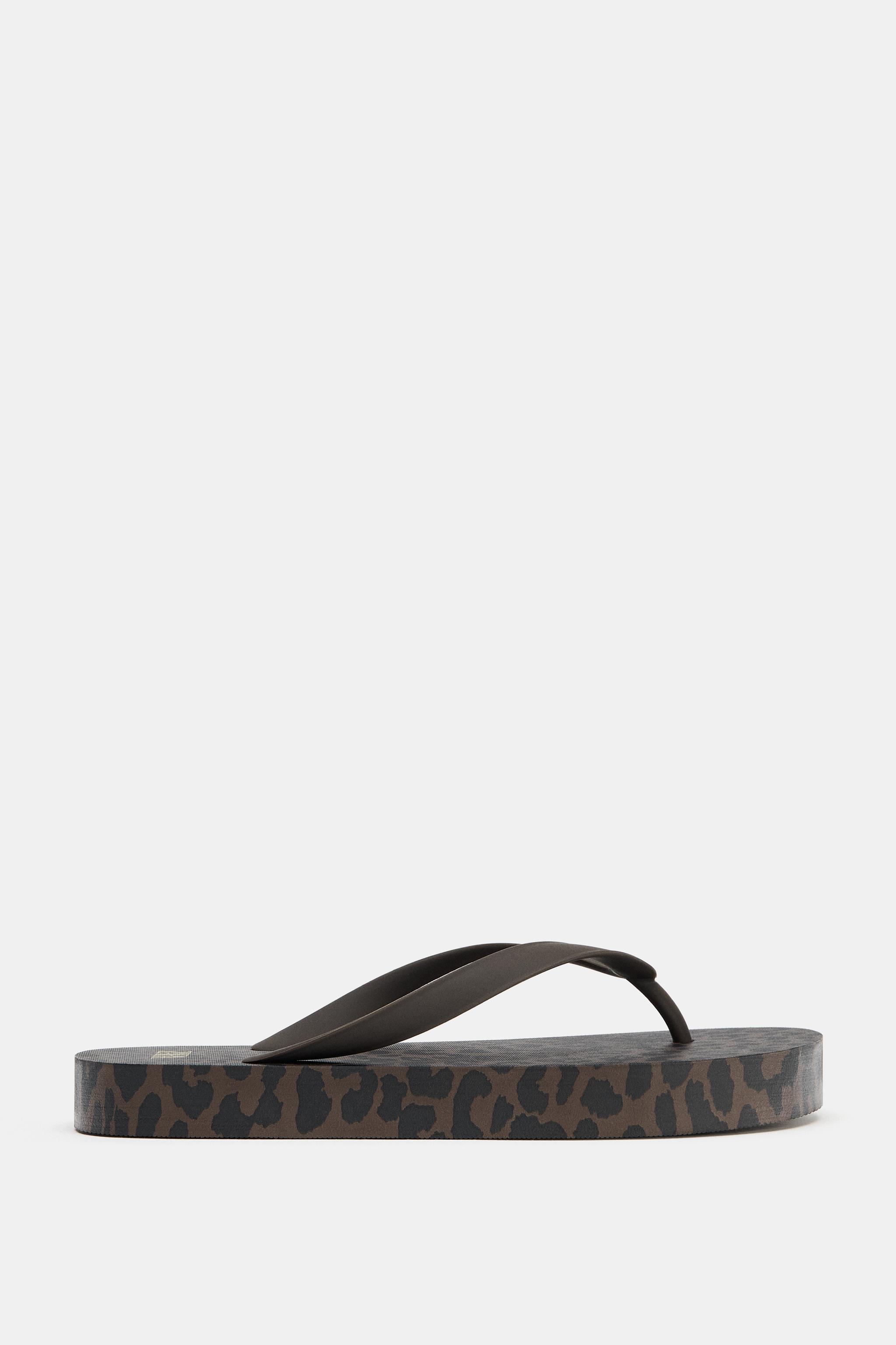 PRINTED FLAT SANDALS